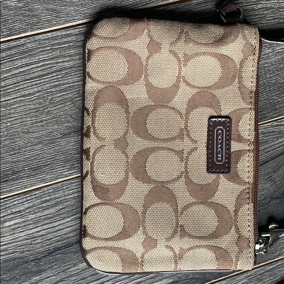 Coach wristlet - Picture 1 of 3